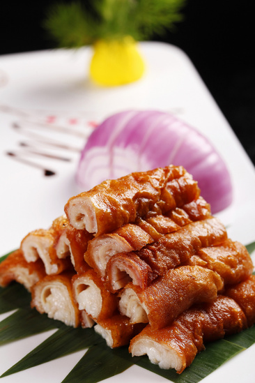 餐桌上的藝術(shù) 脆皮大腸的美食攝影之道